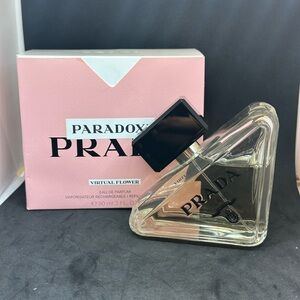 Prada Paradoxe Virtual Flower 💐💐 Eau de Parfum 3oz. ✨lightly sprayed, with box✨